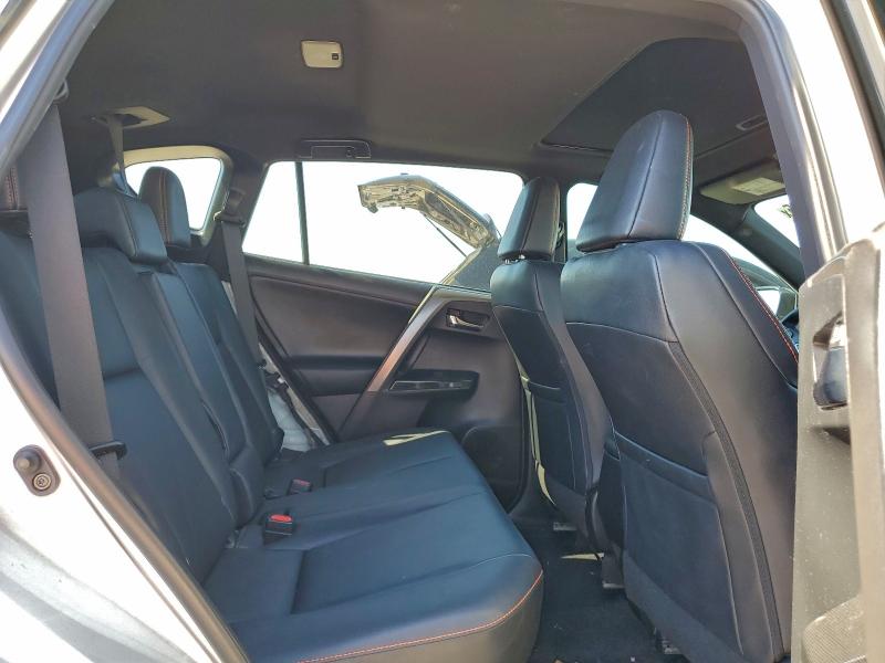 2T3NFREV2GW296528 - 2016 TOYOTA RAV4 SE WHITE photo 11