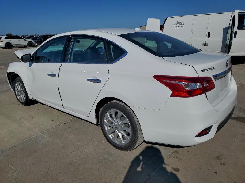 3N1AB7AP2JL662818 - 2018 NISSAN SENTRA S WHITE photo 2