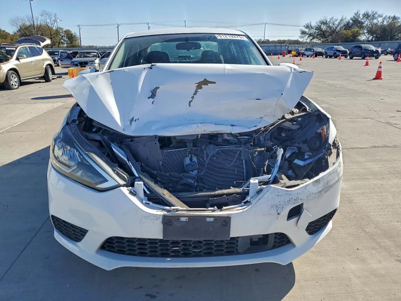3N1AB7AP2JL662818 - 2018 NISSAN SENTRA S WHITE photo 5