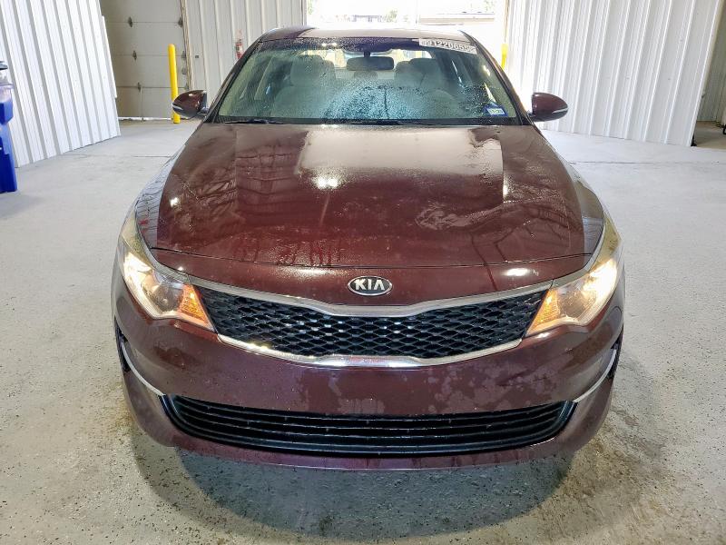 5XXGT4L31JG201439 - 2018 KIA OPTIMA LX Bordo foto 5