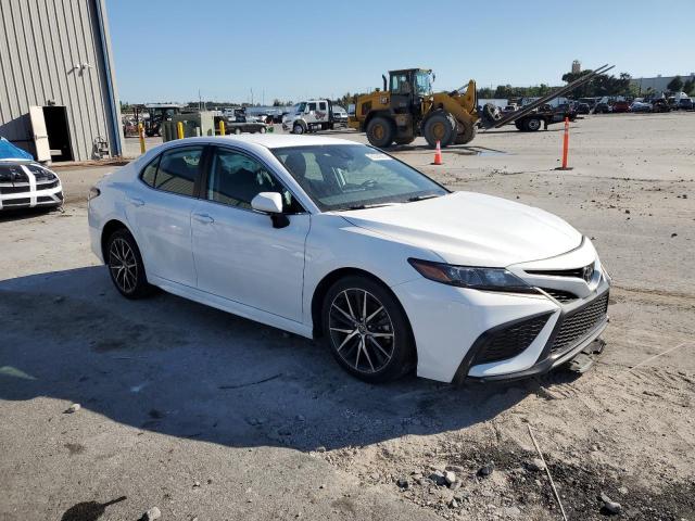 4T1T11AKXPU839572 - 2023 TOYOTA CAMRY SE NIGHT SHADE WHITE photo 4