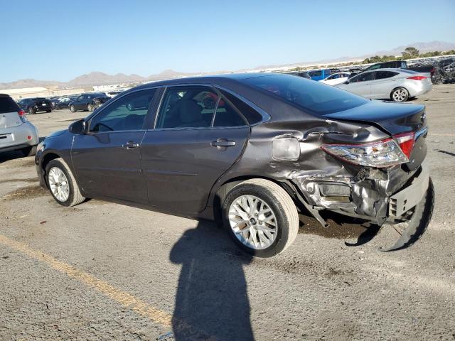 4T4BF1FK7GR542240 - 2016 TOYOTA CAMRY LE GRAY photo 2