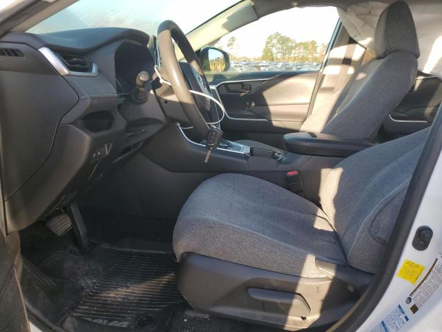 JTMMWRFV7KD033919 - 2019 TOYOTA RAV4 LE Weiß Foto 7