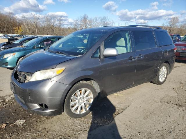 2011 TOYOTA SIENNA LE, 