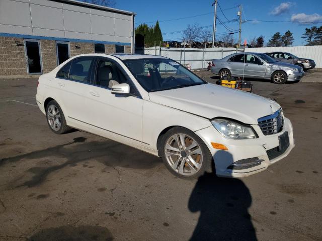 WDDGF8AB6DR267291 - 2013 MERCEDES-BENZ C 300 4MATIC WHITE photo 4
