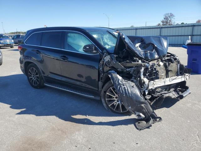 5TDKZRFH3JS547052 - 2018 TOYOTA HIGHLANDER SE Czarny zdjęcie 4