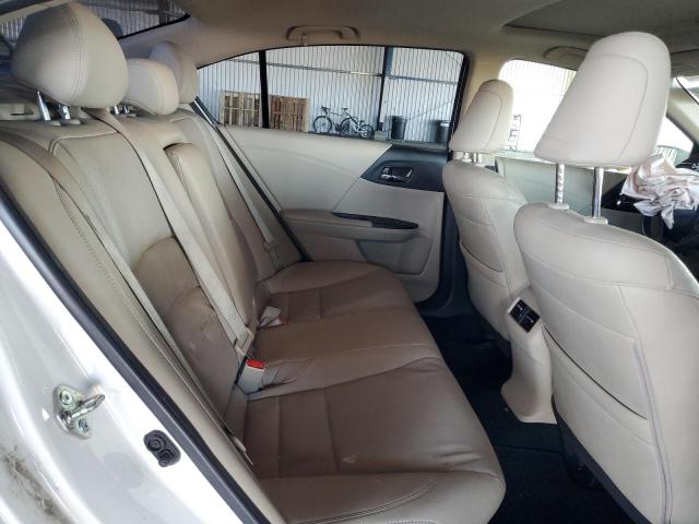 1HGCR3F95HA007575 - 2017 HONDA ACCORD TOURING WHITE photo 10