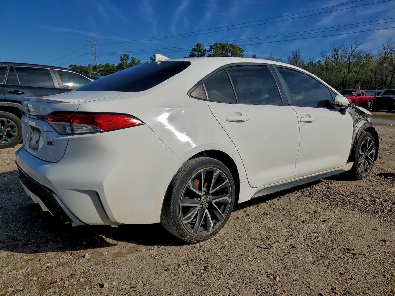 JTDS4RCE8LJ037868 - 2020 TOYOTA COROLLA SE WHITE photo 3