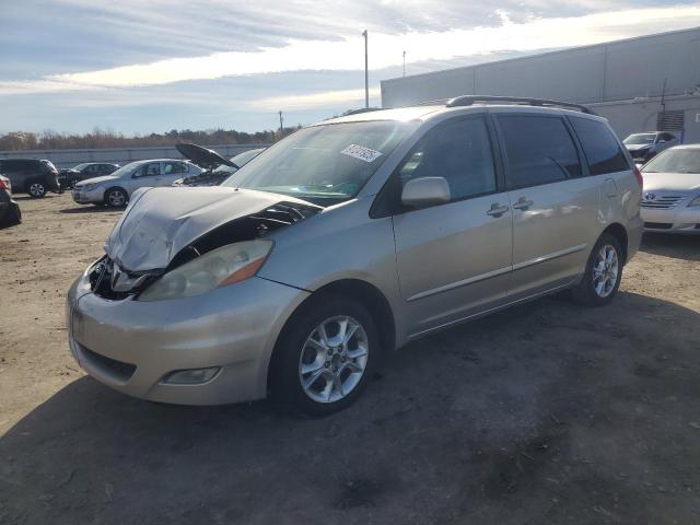 2006 TOYOTA SIENNA XLE, 