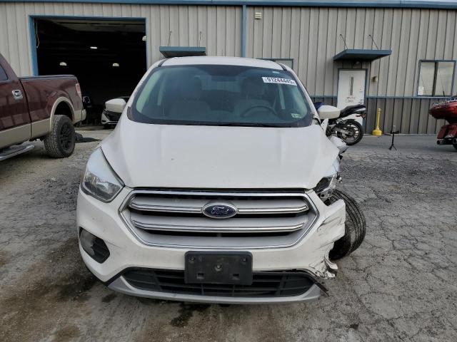 1FMCU9GD9HUE30964 - 2017 FORD ESCAPE SE WHITE photo 5