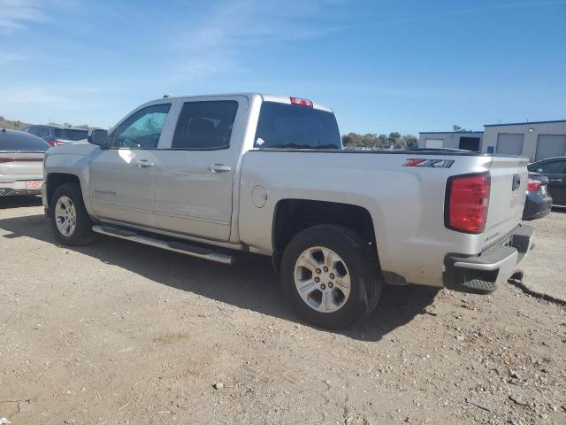 3GCUKREC3JG540975 - 2018 CHEVROLET SILVERADO K1500 LT 银色 照片 2