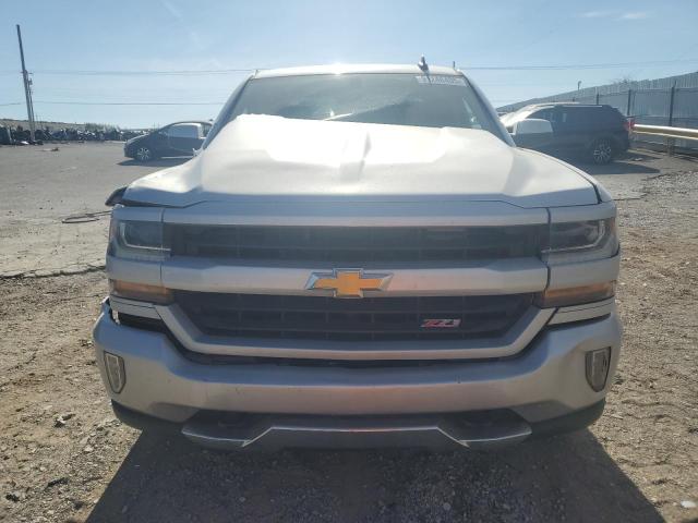 3GCUKREC3JG540975 - 2018 CHEVROLET SILVERADO K1500 LT 银色 照片 5
