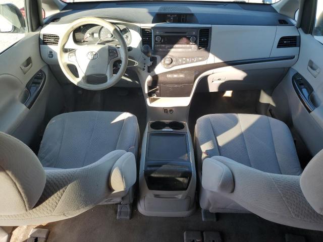 5TDKK3DC5DS323908 - 2013 TOYOTA SIENNA LE 银色 照片 8