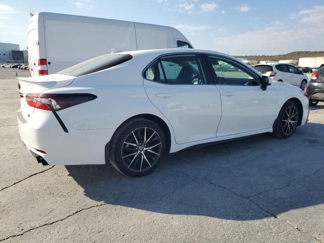 4T1G11AK7NU638534 - 2022 TOYOTA CAMRY SE Weiß Foto 3