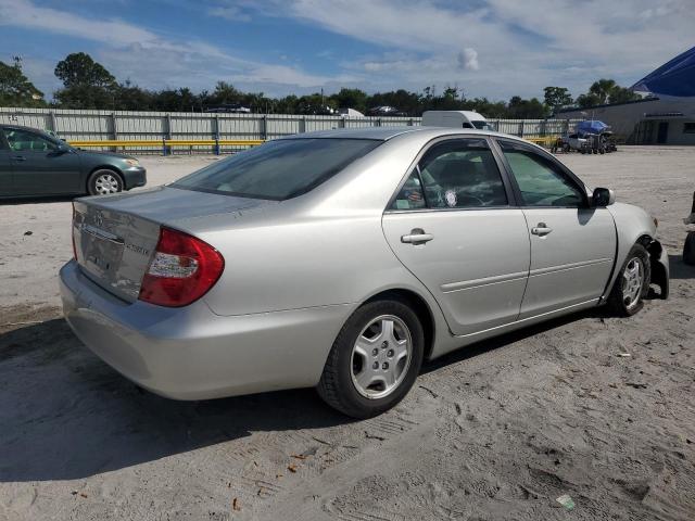 4T1BF30K82U020143 - 2002 TOYOTA CAMRY LE SILVER photo 3