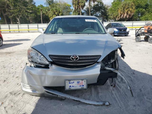 4T1BF30K82U020143 - 2002 TOYOTA CAMRY LE SILVER photo 5