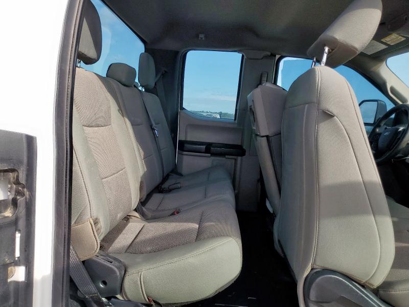 1FT7X2B67NEF29253 - 2022 FORD F250 SUPER DUTY 白色 照片 10