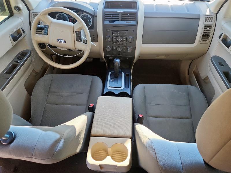 1FMCU0C79BKA21667 - 2011 FORD ESCAPE XLS BEIGE photo 8