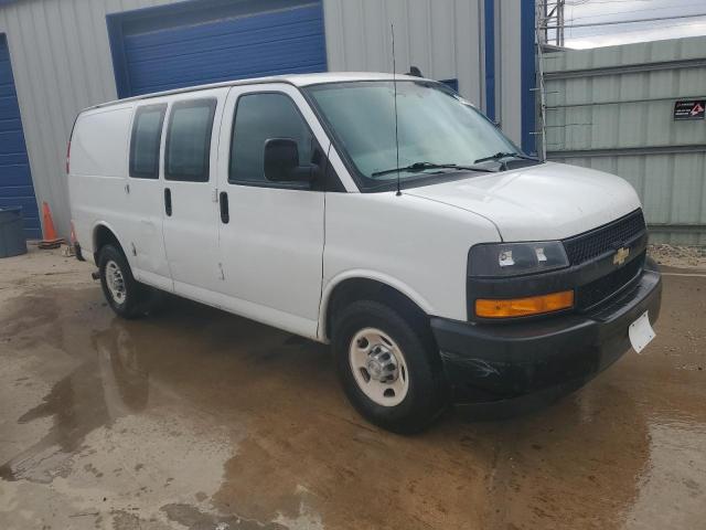 1GCWGAFP7K1316430 - 2019 CHEVROLET EXPRESS G2 WHITE photo 4