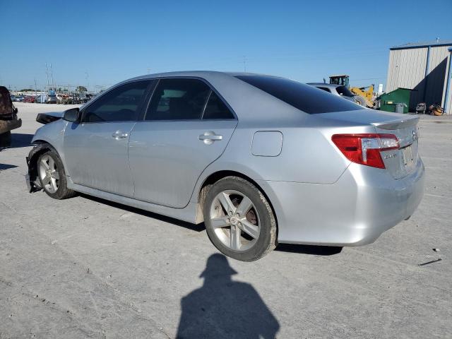4T1BF1FKXCU092894 - 2012 TOYOTA CAMRY BASE SILVER photo 2