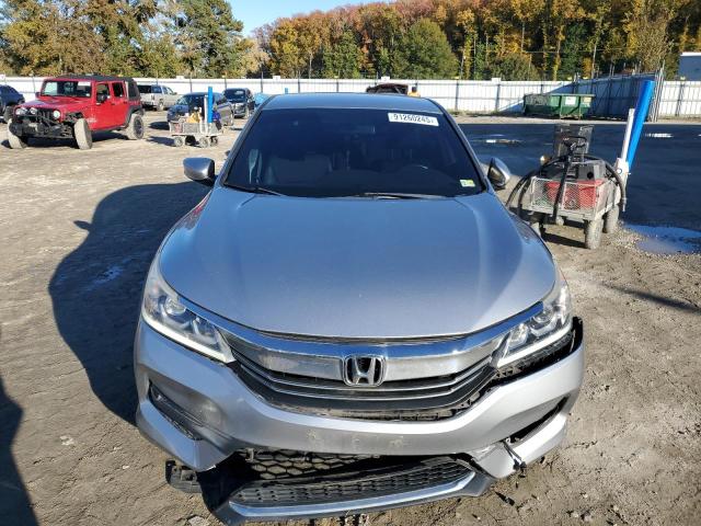1HGCR2F5XHA238088 - 2017 HONDA ACCORD SPORT 银色 照片 5