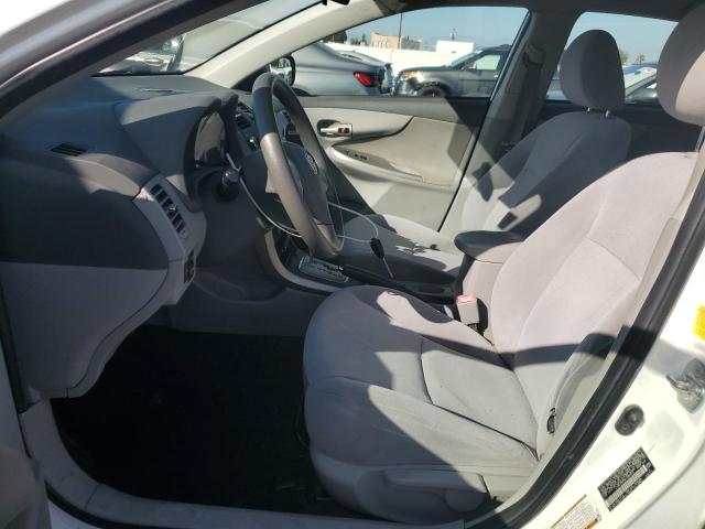 JTDBU4EE8AJ085593 - 2010 TOYOTA COROLLA BASE Белый фото 7