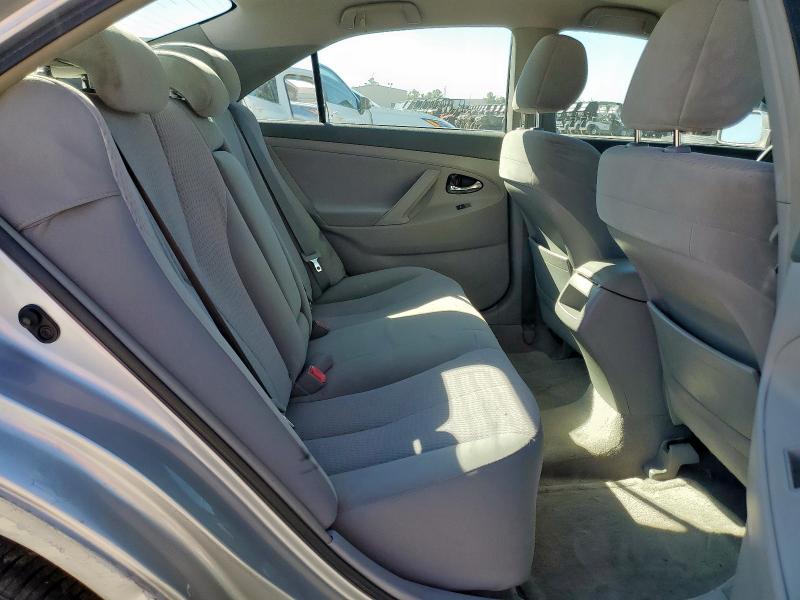 4T1BF3EK6AU065346 - 2010 TOYOTA CAMRY BASE ვერცხლისფერი ფოტო 10