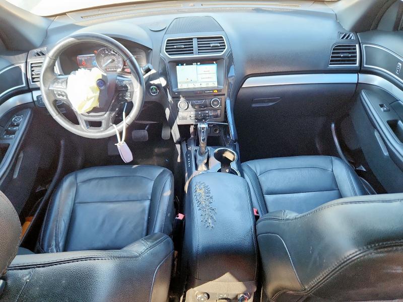 1FM5K8D83HGA52753 - 2017 FORD EXPLORER XLT შავი ფოტო 8