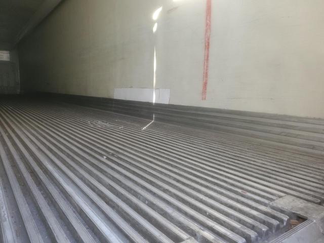 1UYVS25337M024201 - 2007 UTILITY VS2RA WHITE photo 5