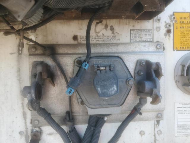 1UYVS25337M024201 - 2007 UTILITY VS2RA WHITE photo 8