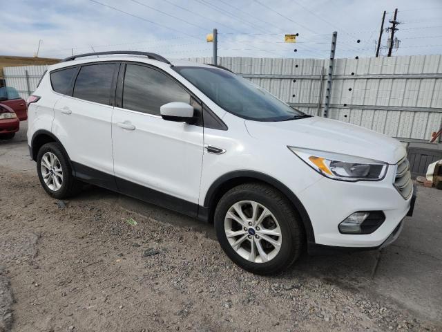 1FMCU9GD2JUC87619 - 2018 FORD ESCAPE SE WHITE photo 4