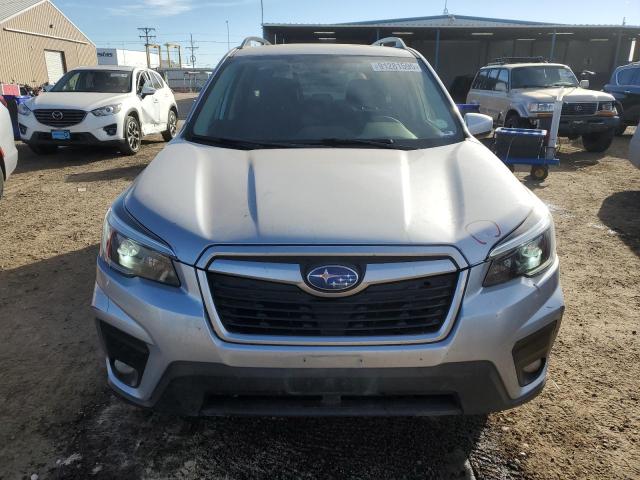 JF2SKAFC5MH537935 - 2021 SUBARU FORESTER PREMIUM 银色 照片 5