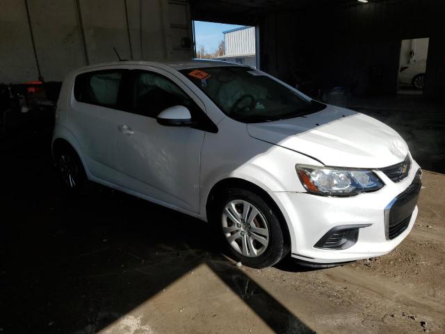 1G1JG6SH8H4159030 - 2017 CHEVROLET SONIC თეთრი ფოტო 4
