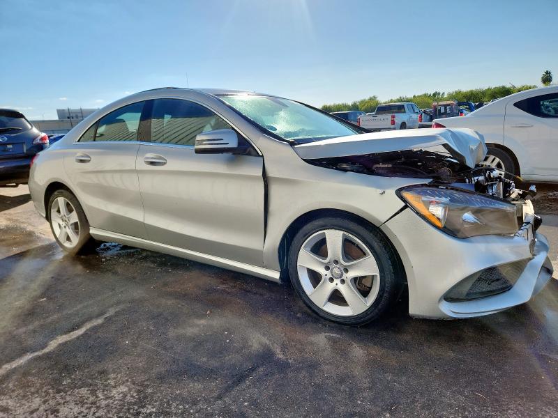 WDDSJ4EB2JN570731 - 2018 MERCEDES-BENZ CLA 250 银色 照片 4