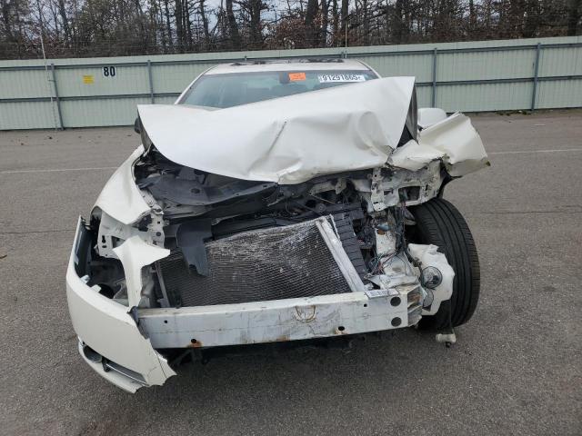 1G1ZE5E70A4129824 - 2010 CHEVROLET MALIBU LTZ WHITE photo 5