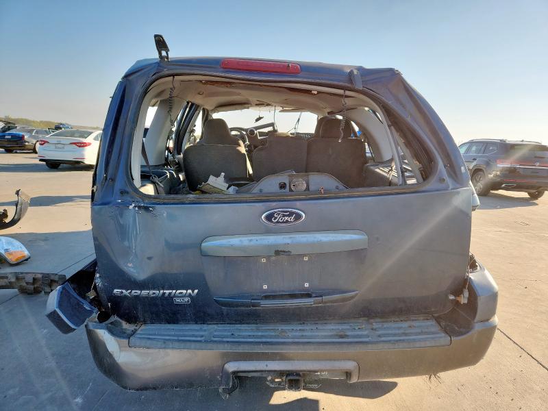 1FMRU15W44LA32917 - 2004 FORD EXPEDITION XLT Blau Foto 6