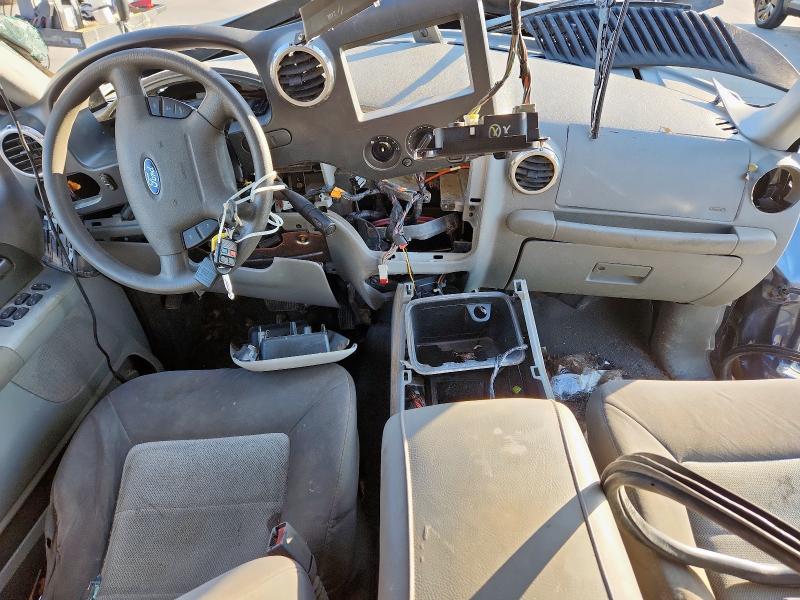 1FMRU15W44LA32917 - 2004 FORD EXPEDITION XLT Blau Foto 8