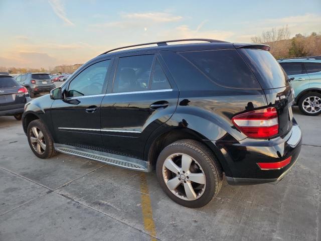 4JGBB8GB5BA656583 - 2011 MERCEDES-BENZ ML 350 4MATIC BLACK photo 2