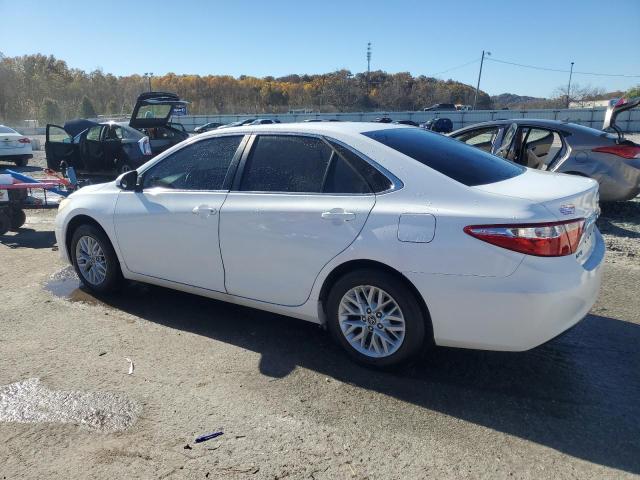 4T1BF1FK3GU200777 - 2016 TOYOTA CAMRY LE WHITE photo 2