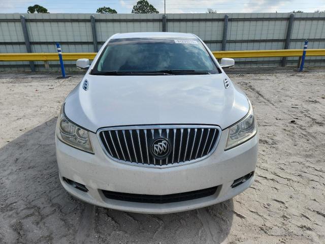 1G4GC5E3XDF196582 - 2013 BUICK LACROSSE WHITE photo 5