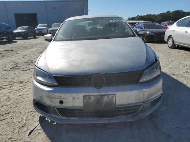 3VWDX7AJ8DM402779 - 2013 VOLKSWAGEN JETTA SE SILVER photo 5