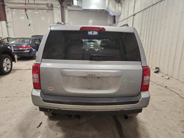 1C4NJPBB9FD211208 - 2015 JEEP PATRIOT SPORT SILVER photo 6