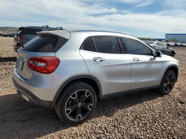 WDCTG4EB5LJ680352 - 2020 MERCEDES-BENZ GLA 250 SILVER photo 3