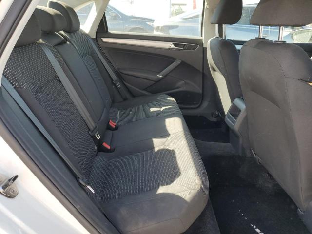 1VWAT7A34HC086269 - 2017 VOLKSWAGEN PASSAT S WHITE photo 10