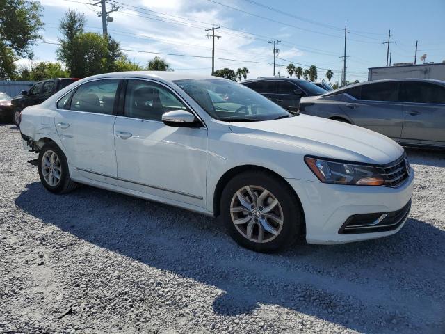 1VWAT7A34HC086269 - 2017 VOLKSWAGEN PASSAT S WHITE photo 4