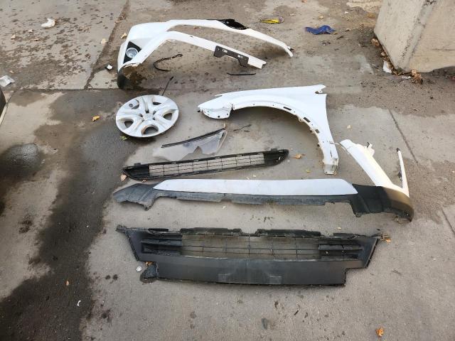 2T3RFREV3HW593780 - 2017 TOYOTA RAV4 XLE WHITE photo 13