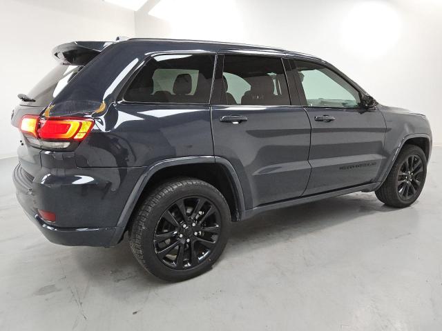 1C4RJFAG9JC120916 - 2018 JEEP GRAND CHER LAREDO GRAY photo 3