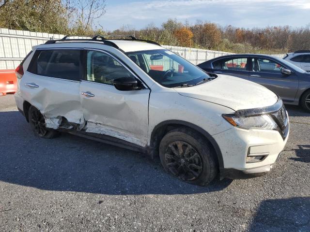 5N1AT2MVXJC754712 - 2018 NISSAN ROGUE S WHITE photo 4