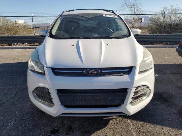 1FMCU9GX8DUB10104 - 2013 FORD ESCAPE SE თეთრი ფოტო 5