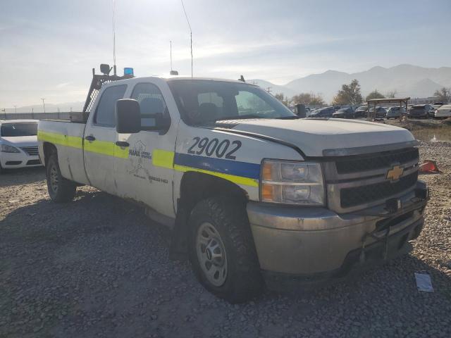 1GC4KZC80BF102741 - 2011 CHEVROLET SILVERADO K3500 WHITE photo 4